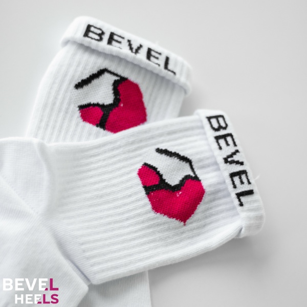 Жіночі шкарпетки bevel heels socks фото