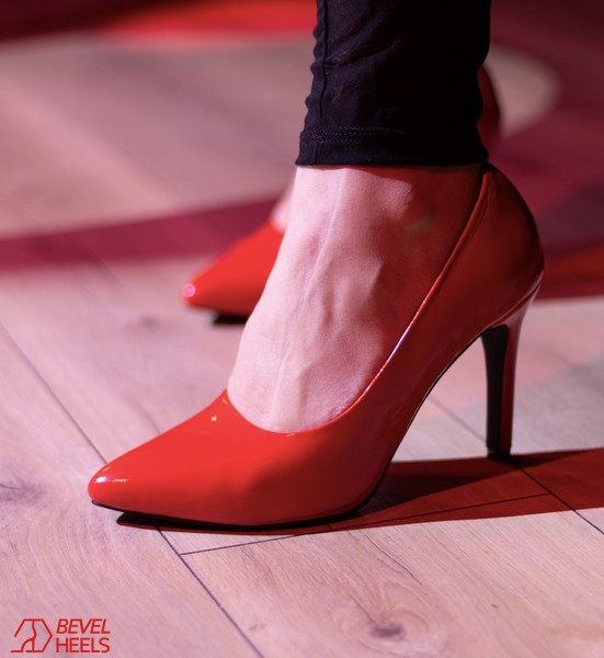 Eleganckie cz&oacute;łenka ze sk&oacute;ry naturalnej w kolorze czerwony, Czerwony, 36, 9,5 cm, Klasyczna guma, prawdziwa sk&oacute;ra, czarny